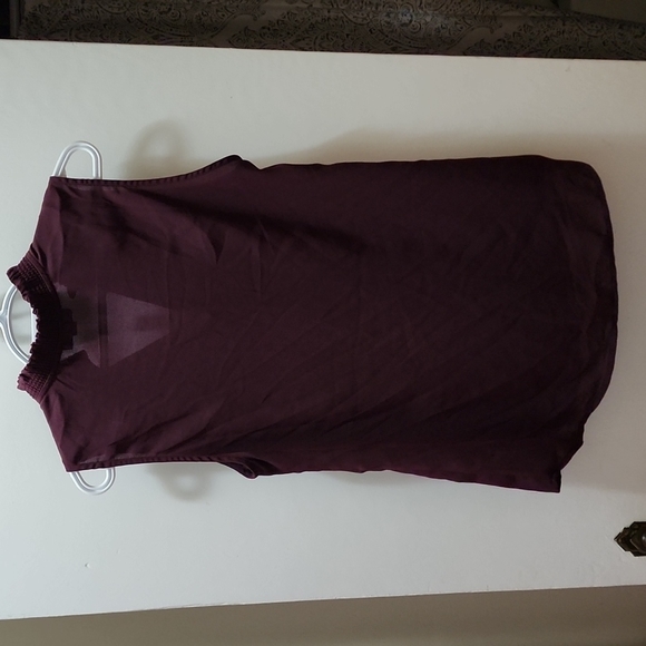 Sleeveless blouse - Picture 2 of 4